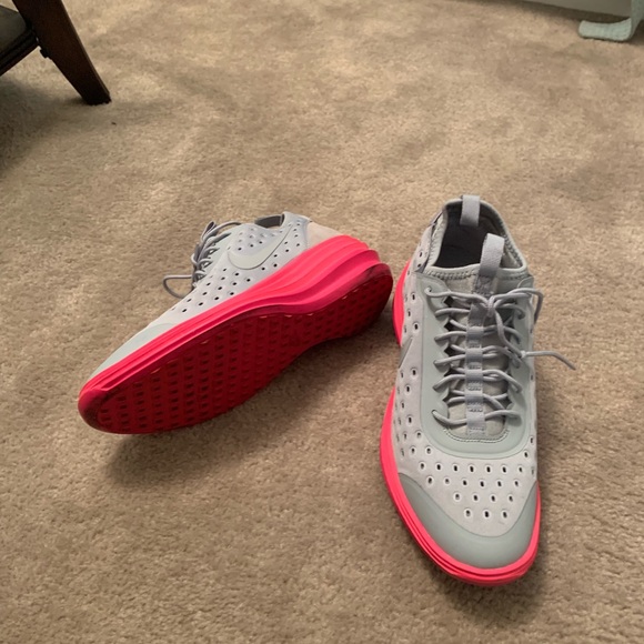 Sneakers - Picture 2 of 3